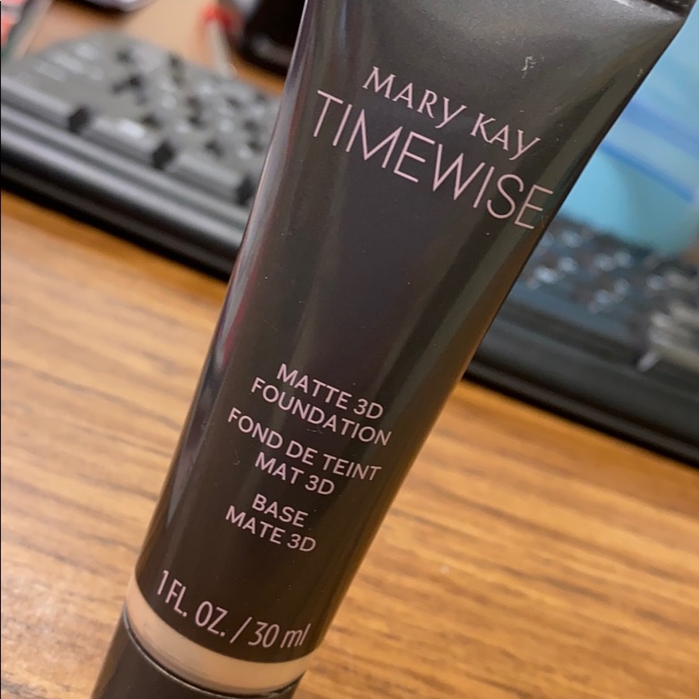 Mary Kay Timewise MATTE 3D Foundation (ivory)